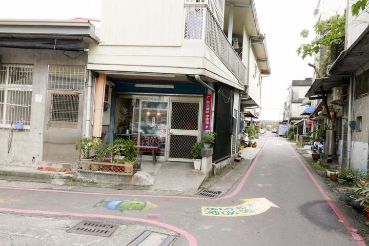 冬山秋玉滷味：老街巷子裡的乾滷味，口味清淡卻整塊入味