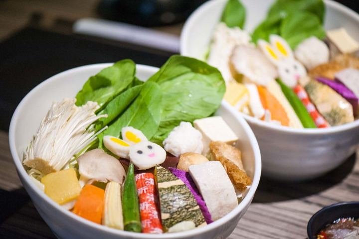 蘇澳舞食鍋物：菜盤用當令食材、海鮮運輸船很澎湃，二訪還是很滿意
